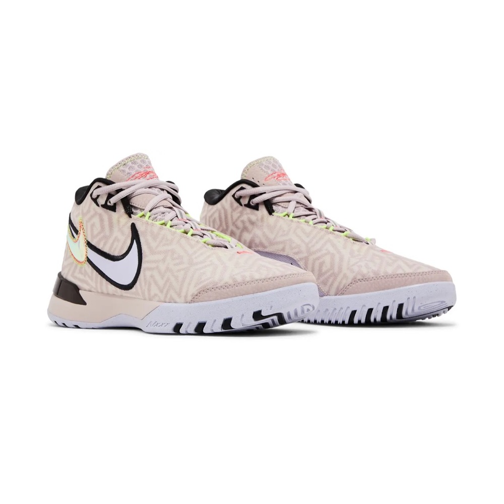 NWOT Nike Zoom LeBron NXXT Genisus 'Platinum Violet'